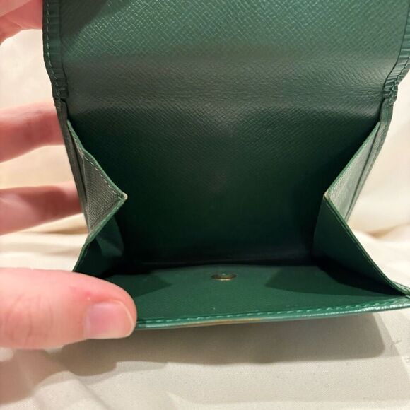 Vintage Louis Vuitton Green Epi Leather Portefeiulle Elise Wallet - Picture 11 of 11